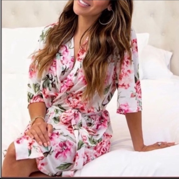 Show me your MUMU Robe - Picture 8 of 8